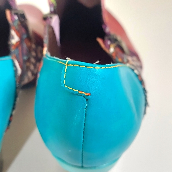 Socofly Maroon & Turquoise Leather Round Toe Heeled Shoes - Picture 14 of 15